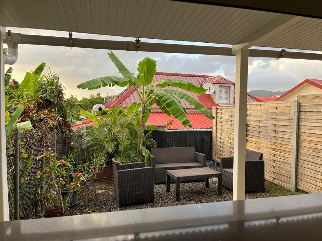 Agreable Appartement En Rez-De-Jardin A 450M De La Mer Sainte-Anne Exteriér fotografie