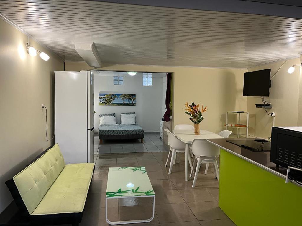Agreable Appartement En Rez-De-Jardin A 450M De La Mer Sainte-Anne Exteriér fotografie