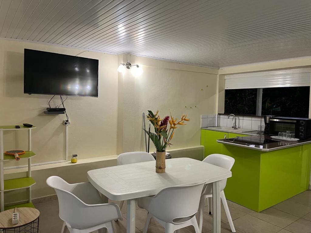 Agreable Appartement En Rez-De-Jardin A 450M De La Mer Sainte-Anne Exteriér fotografie